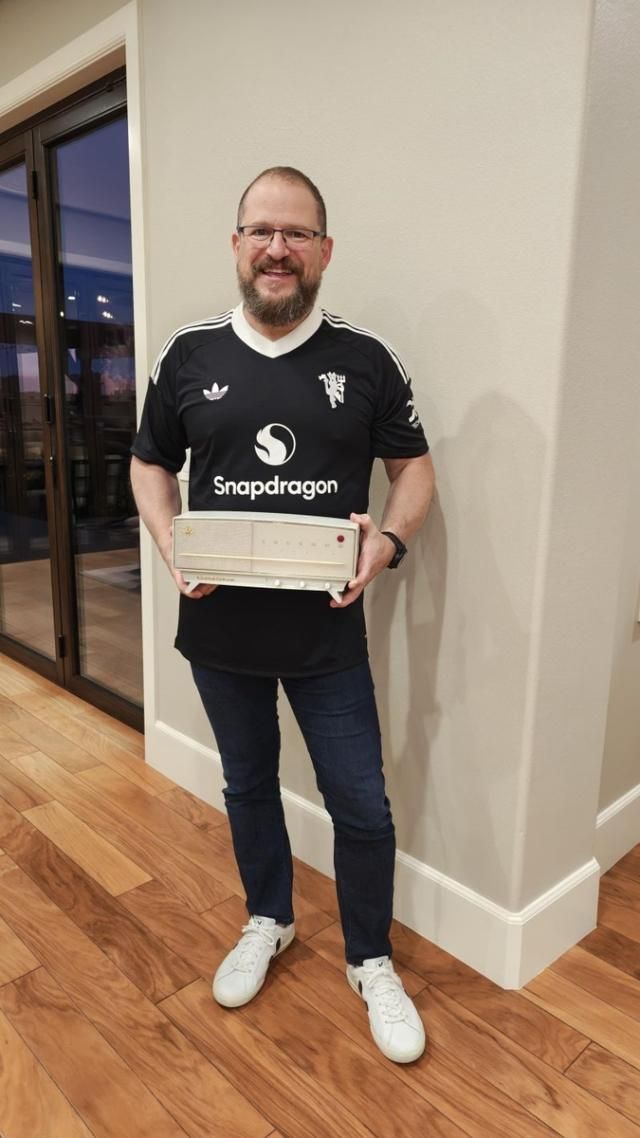 A-501 라디오 받은 크리스티아누 아몬 퀄컴 CEO 사진크리스티아노 아몬 CEO SNS 캡처