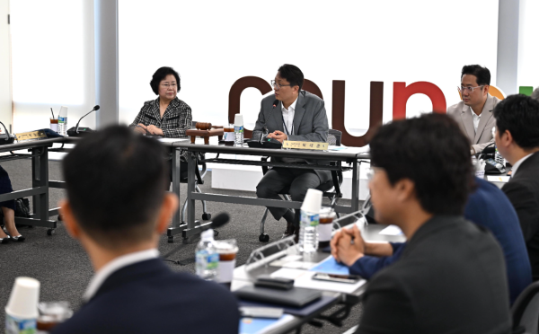 23일 쿠팡 사회공헌위원회의 위원장을 맡은 박대준 쿠팡 대표가 발언하는 모습 사진쿠팡