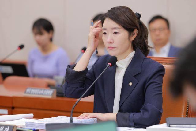 강선우 여성가족부 장관 후보자가 14일 서울 여의도 국회 여성가족위원회에서 열린 인사청문회에 출석하고 있다 20250714사진유대길 기자 dbeorlf123ajunewscom