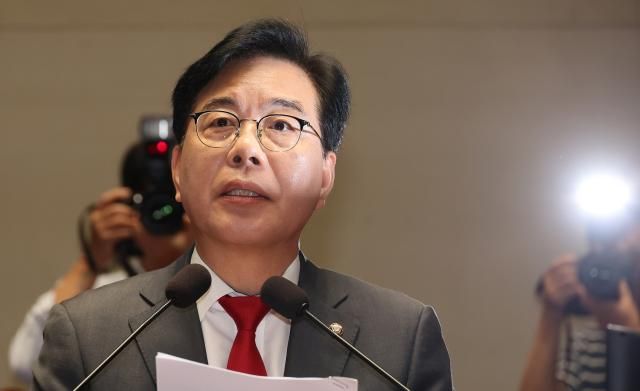 송언석 국민의힘 비상대책위원장 겸 원내대표가 지난 23일 국회에서 열린 의원총회에서 발언하고 있다 사진연합뉴스