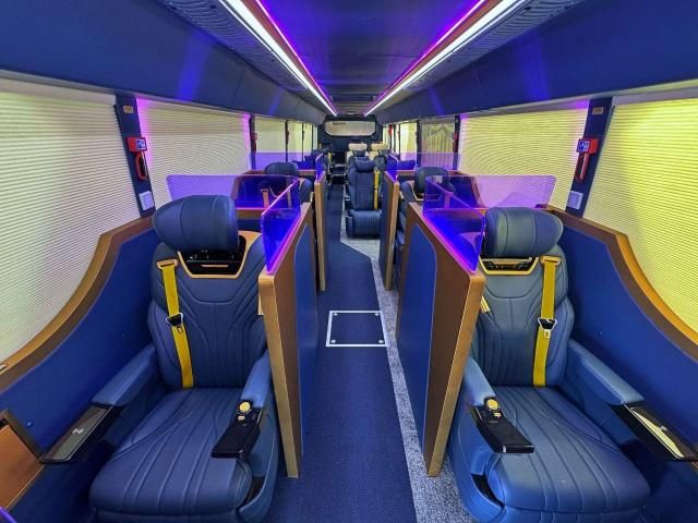 제너시스BBQ그룹과 디테크가 마련한 FC바르셀로나 전용 버스 내부 모습 사진제너시스BBQ그룹