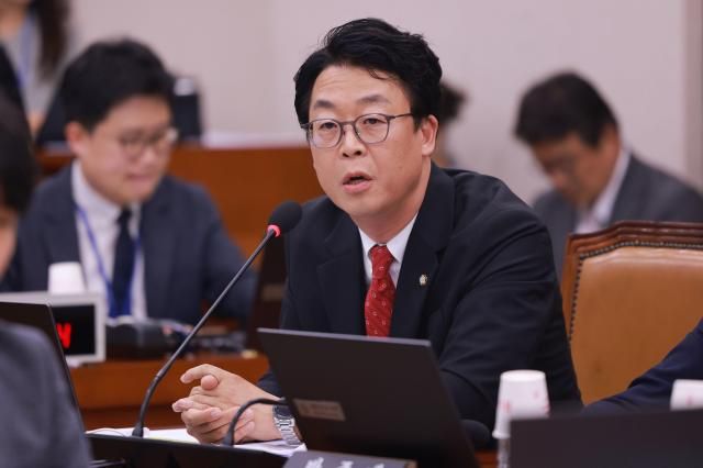 곽규택 국민의힘 국회의원이 9일 오후 서울 여의도 국회에서 열린 법제사법위원회 전체회의에서 의사진행 발언을 하고 있다 20240709사진유대길 기자 dbeorlf123ajunewscom