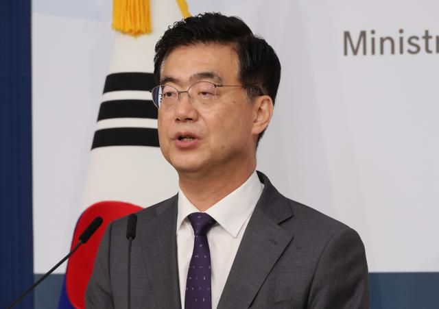 이재웅 외교부 대변인이 31일 서울 종로구 정부서울청사 별관에서 정례브리핑을 하고 있다 사진연합뉴스