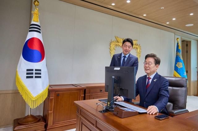 강훈식 비서실장과 이재명 대통령 사진강훈식 비서실장 SNS 갈무리