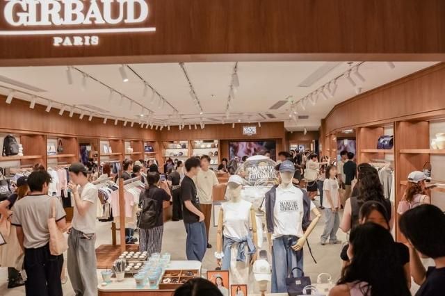 마리떼 프랑소와 저버의 중국 상하이 신천지 매장 모습 사진미스토홀딩스