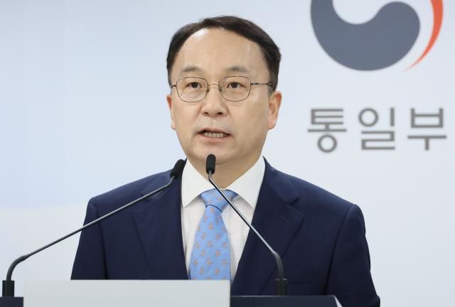 구병삼 통일부 대변인이 지난달 30일 서울 종로구 정부서울청사에서 정례브리핑을 하고 있다 사진연합뉴스