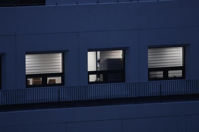 윤석열 전 대통령 배우자 김건희 여사를 둘러싼 각종 의혹을 수사하는 민중기 특별검사팀이 3일 서울 종로구 삼부토건이 입주한 빌딩에서 압수수색을 진행하고 있다 202573 사진연합뉴스 공동취재