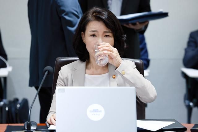 이진숙 방송통신위원장이 8일 용산 대통령실에서 열린 국무회의에 참석해 있다사진연합뉴스