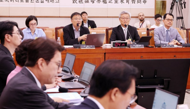 9일 국회 법제사법위원회 전체회의에서 열린 검찰개혁 법안 관련 공청회에서 김필성 변호사가 법안에 대한 의견을 진술하고 있다 사진연합뉴스