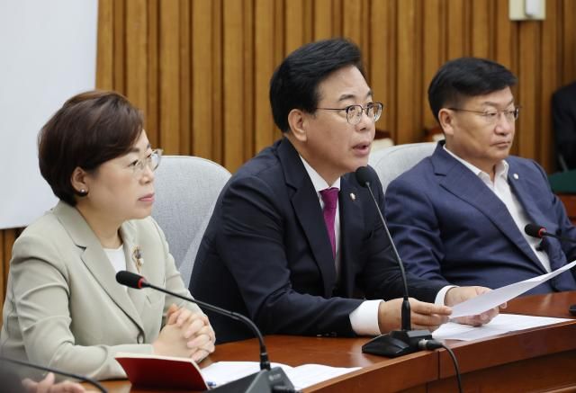 송언석 국민의힘 비상대책위원장 겸 원내대표가 1일 국회에서 열린 원내대책회의에서 발언하고 있다 사진연합뉴스