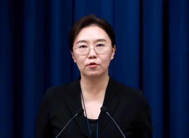 강유정 대통령실 대변인이 서울 용산 대통령실 청사에서 현안 브리핑을 하고 있다 사진연합뉴스