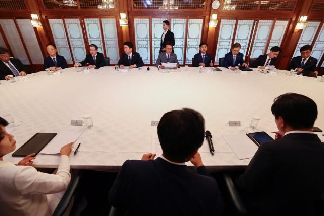 10일 서울 종로구 삼청동 총리공관에서 김민석 국무총리 주재로 고위당정협의회가 열리고 있다 사진연합뉴스