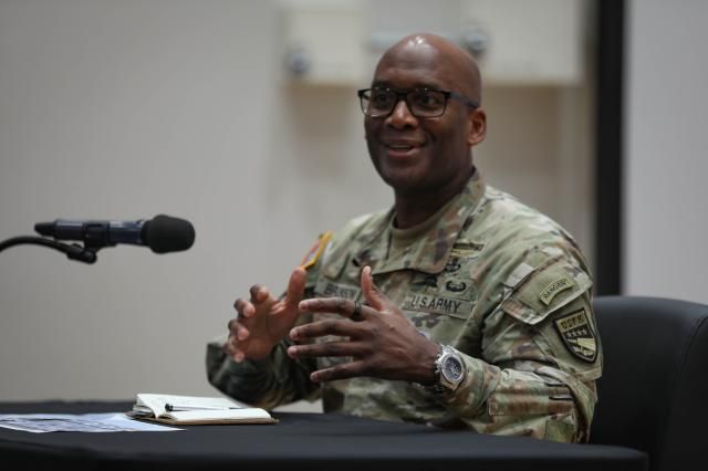 제이비어 브런슨 주한미군사령관이 지난 8일 평택 소재 주한미군 기지인 캠프 험프리스에서 열린 국방부 출입기자단 대상 간담회에서 발언하고 있다 사진주한미군 사령부