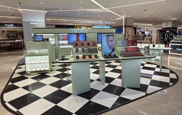 서울 중구 신세계면세점 프라다 뷰티 매장 사진신세계면세점