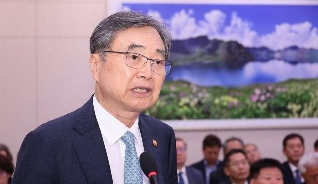 조현 외교부 장관이 18일 국회에서 열린 외교통일위원회 전체회의에 참석해 발언하고 있다 사진연합뉴스