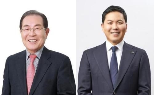 윤동한 콜마그룹 회장왼쪽과 윤상현 콜마홀딩스 부회장 사진한국콜마