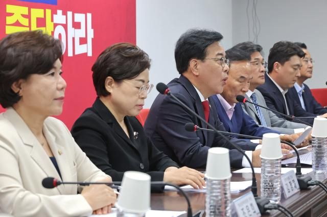 송언석 국민의힘 비상대책위원장 겸 원내대표가 18일 서울 여의도 국민의힘 중앙당사에서 열린 비상대책위원회 회의에서 발언하고 있다 사진연합뉴스