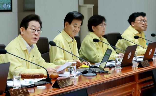 이재명 대통령이 18일 서울 용산 대통령실 청사에서 열린 을지국무회의를 주재하고 있다 사진연합뉴스