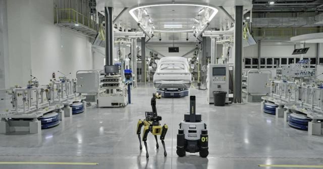 AI와 로봇이 만든 초자동화 공장CNN이 주목한 현대차의 미래