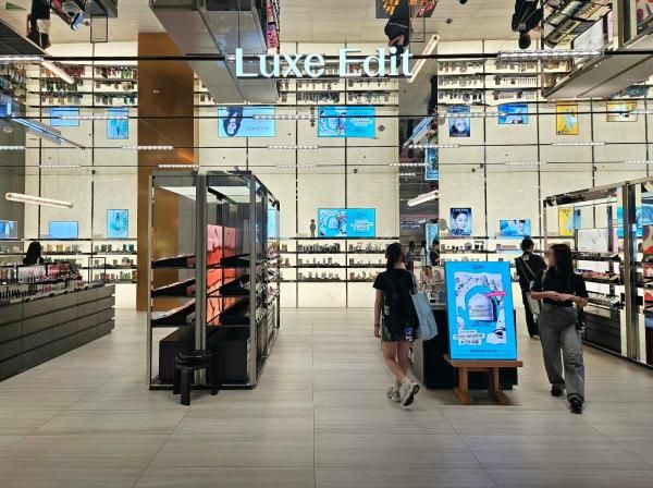 올리브영N 성수 2층에 있는 프리미엄 화장품 전문관 럭스 에디트 전경 사진홍승완 기자