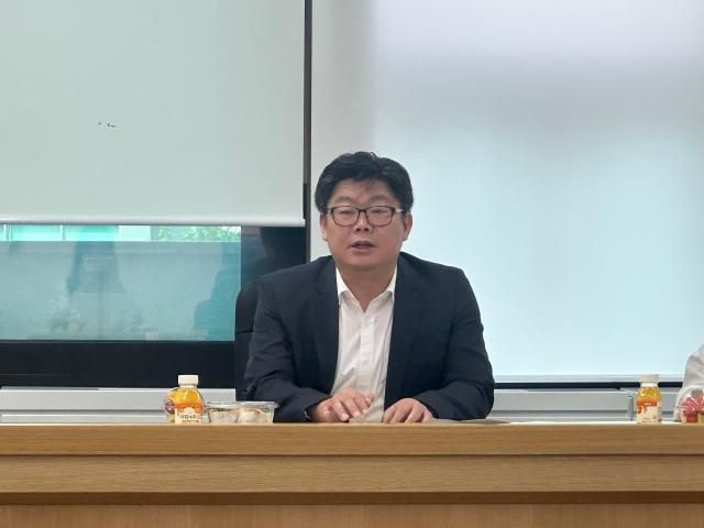 하승철 개인정보위 범정부 마이데이터 추진단장은 20일 서울 종로구 정부서울청사에서 마이데이터 관련 개인정보 보호법 시행령 개정안 설명회에서 발표하고 있다 사진박진영 기자