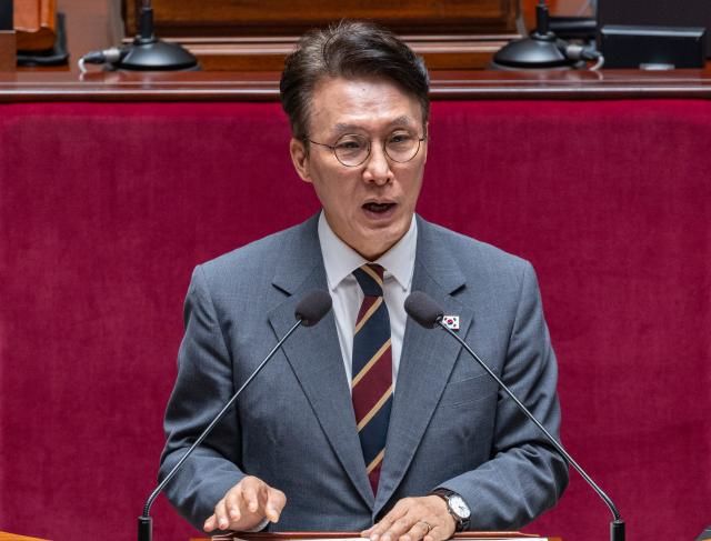 김민석 국무총리가 25일 국회에서 열린 예산결산특별위원회 전체 회의에 출석해 인사말을 하고 있다 사진연합뉴스