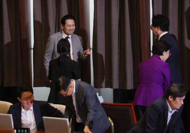 장동혁 국민의힘 대표가 27일 서울 여의도 국회 본회의에서 국가인권위원회 위원이상현 국가인권위원회 위원우인식 선출안에 대해 투표를 마친 뒤 나오고 있다 사진연합뉴스