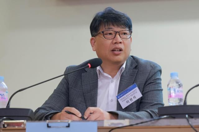 이현석 대한항공 항공우주사업본부 차세대무인기 개발센터장이 27일 서울 여의도 국회의원회관에서 열린 아주 모빌리티 포럼에서 토론을 하고 있다 사진유대길 기자 dbeorlf123ajunewscom