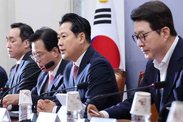 장동혁 국민의힘 대표가 지난 28일 국회에서 열린 최고위원회의에서 발언하고 있다 사진연합뉴스