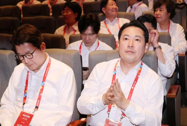 장동혁 국민의힘 대표가 지난 28일 인천국제공항공사 항공교육원에서 열린 국민의힘 국회의원 연찬회에 참석해 있다 사진연합뉴스