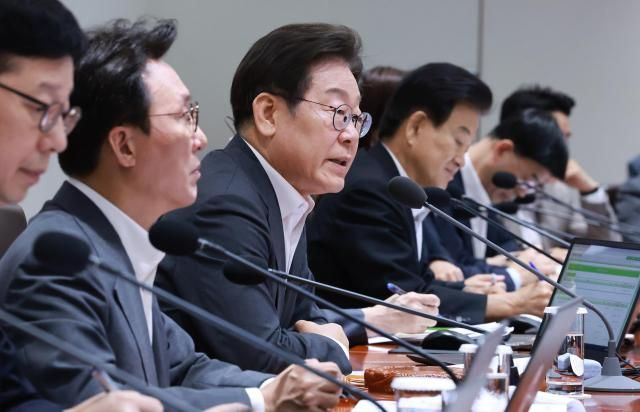 이재명 대통령이 29일 서울 용산 대통령실 청사에서 열린 국무회의를 주재하고 있다 사진연합뉴스