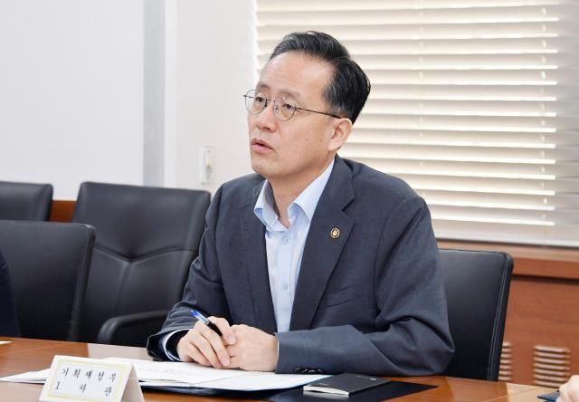 이형일 기획재정부 1차관이 5일 정부서울청사에서 열린 제52차 물가관계차관회의를 주재하면서 모두발언을 하고 있다 사진기획재정부