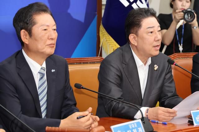 김병기 더불어민주당 원내대표가 지난 4일 서울 여의도 국회에서 열린 최고위원회의에서 발언하고 있다 사진연합뉴스