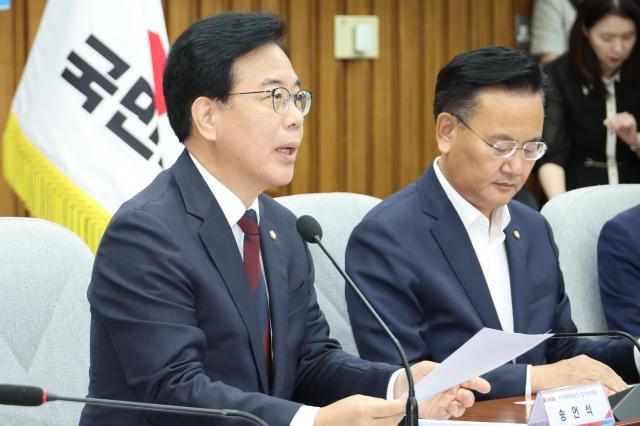 송언석 국민의힘 비상대책위원장 겸 원내대표가 5일 국회에서 열린 반기업법 문제점과 향후 대응 긴급 간담회에서 발언하고 있다 사진연합뉴스