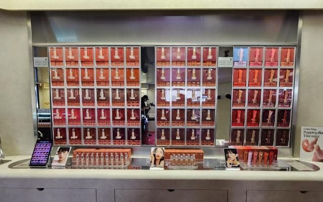 7일 서울 성수동 라카 플래그십 스토어에 제품들이 진열돼 있다 사진조현미 기자