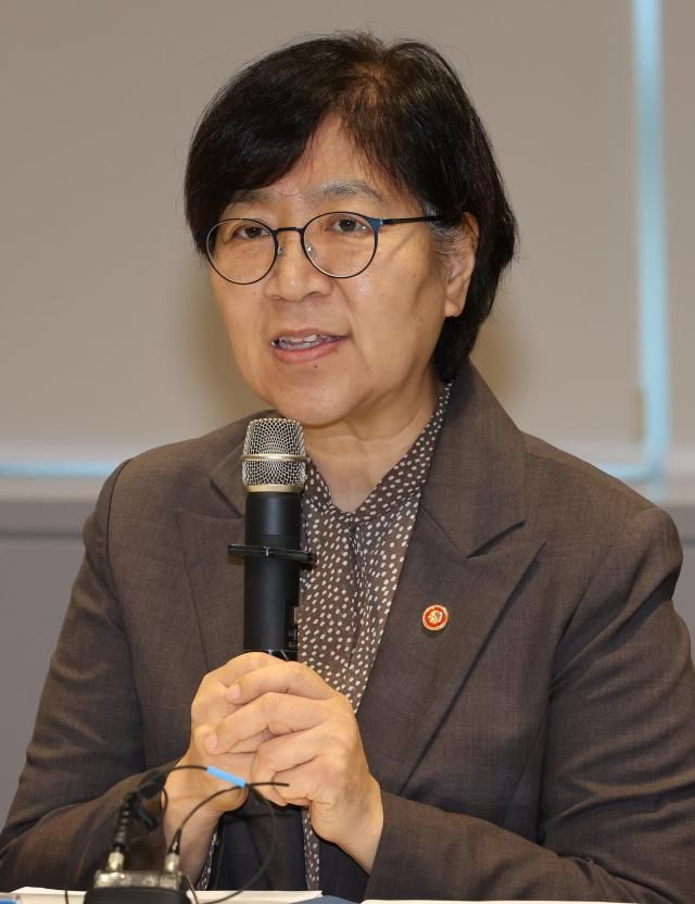 정은경 보건복지부 장관이 7일 서울 강남구 삼성생명 일원역빌딩에서 열린 환자·소비자단체 현장 간담회에서 인사말을 하고 있다 202587 사진연합뉴스 