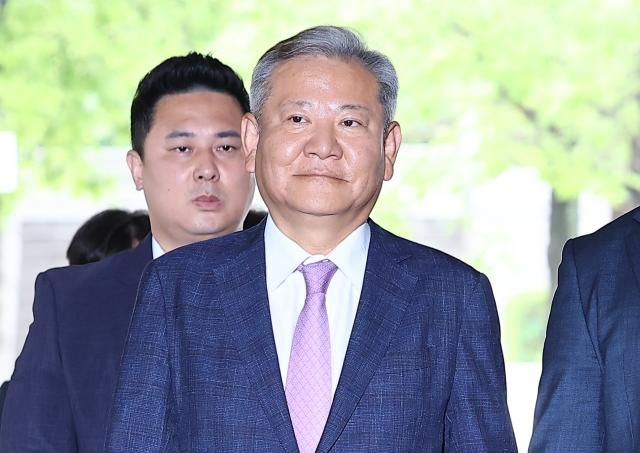 영장심사 위해 법원 출석하는 이상민 전 장관 사진연합뉴스