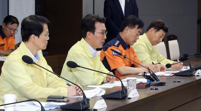 김민석 국무총리가 8일 정부세종청사 총리실 영상회의실에서 열린 국가테러대책위원회 회의에서 발언하고 있다 사진연합뉴스