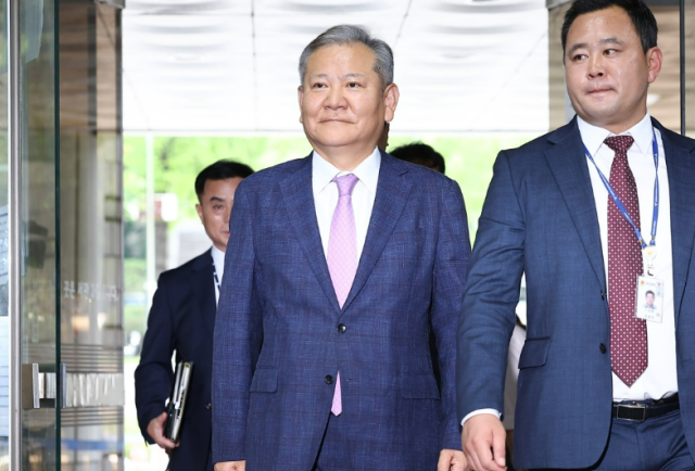 이상민 전 행정안전부 장관이 구속 전 피의자 심문영장실질심사을 위해 지난달 31일 서울 서초구 서울중앙지방법원으로 들어서고 있다 사진연합뉴스