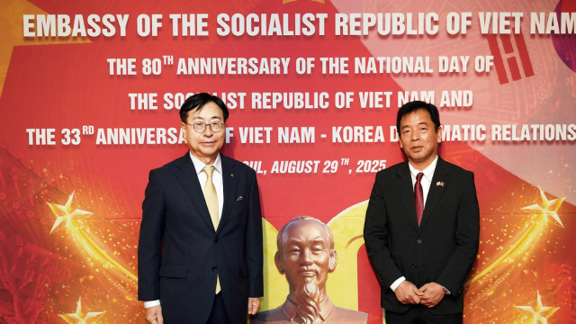 임진달 HS효성첨단소재 대표이사왼쪽 사진HS효성