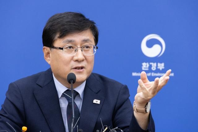 김성환 환경부 장관이 지난 9일 서울 서초구 한강홍수통제소에서 환경부 출입기자단과 간담회를 하고 있다 2025910 사진환경부 