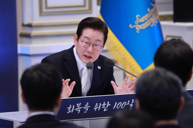 이재명 대통령이 11일 청와대 영빈관에서 열린 취임 100일 기자회견 회복을 위한 100일 미래를 위한 성장에서 발언하고 있다 사진연합뉴스