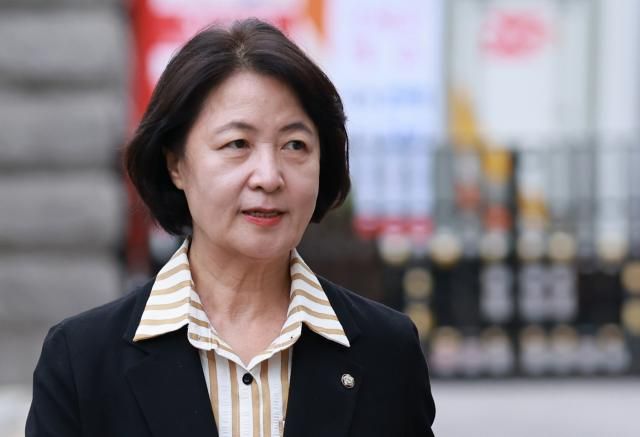 국회 탄핵소추위원장인 추미애 법제사법위원장이 9일 서울 종로구 헌법재판소 대심판정에서 열린 조지호 경찰청장 탄핵심판 사건 첫 변론기일에 출석하고 있다사진연합뉴스