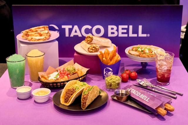 9월 17일부터 타코벨 더강남 매장에서 선보이는 크런치 타코 슈프림 크리스피 치킨 크런치랩 비프 멜트 브리또 츄러스 멕시칸 프라이 알코올 프리즈 등 대표 메뉴 사진KFC코리아