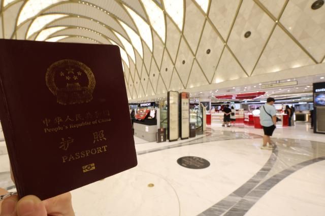 중국 단체관광객 29일부터 무비자 한국 입국 서울연합뉴스 이진욱 기자 3인 이상 중국인 단체관광객은 오는 29일부터 무비자로 최대 15일 동안 대한민국 전역을 여행할 수 있다 법무부·문화체육관광부·외교부·국무조정실은 7일 부처 합동으로 이 같은 내용의 중국 단체관광객 한시 비자 면제 시행 계획을 발표했다 사진은 이날 서울 중구 롯데면세점 모습 202597 cityboyynacokr2025-09-07 140335 저작권자 ⓒ ㈜연합뉴스 무단 전재 재배포 금지 AI 학습 및 활용 금지저작권자 ⓒ ㈜연합뉴스 무단 전재 재배포 금지 AI 학습 및 활용 금지