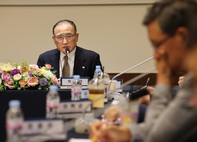 위성락 국가안보실장이 17일 서울 중구 한국프레스센터에서 한국신문방송편집인협회 주최로 열린 초청 간담회에서 발언을 하고 있다 사진연합뉴스