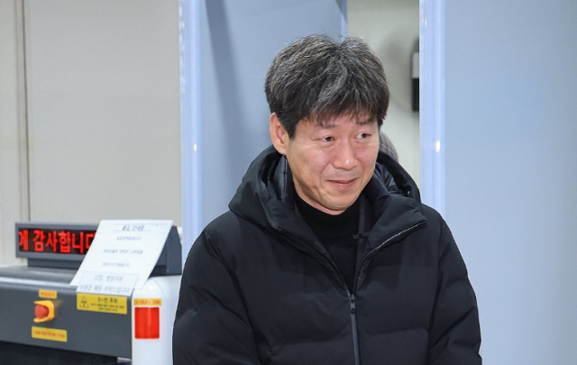 남욱 변호사가 지난 2월 6일 서울 서초구 서울고등법원에서 열린 대장동 개발 뇌물 혐의 항소심 선고 공판을 마친 후 법정을 나서고 있다 사진연합뉴스