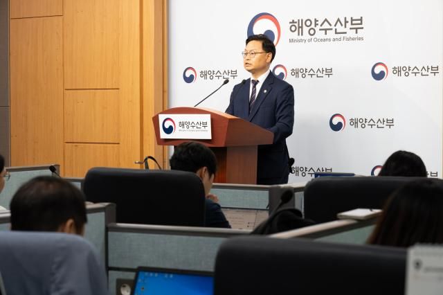 김성범 해양수산부 차관이 2일 정부세종청사에서 2026년도 해양수산부 예산안에 대해 브리핑 하고 있다 사진해양수산부