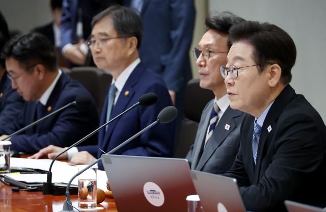 이재명 대통령이 2일 용산 대통령실에서 국무회의를 주재하고 있다사진연합뉴스