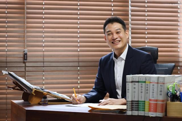 봉정현 변호사 사진법률사무소 세종로